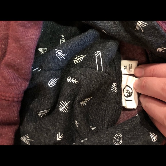 Ten tree sweatshirt lot. - Picture 6 of 7